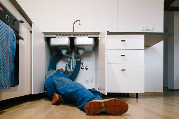 Professional Emergency Plumber technician working in Columbus, MT